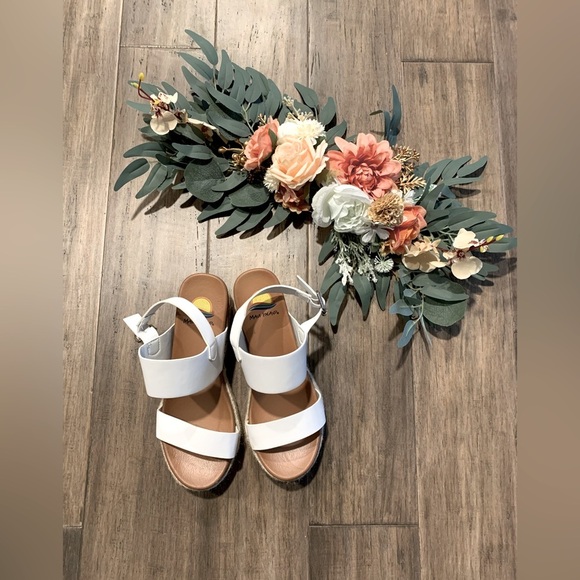 5/$25 Item Maui Island Platform Sandals - Picture 1 of 8
